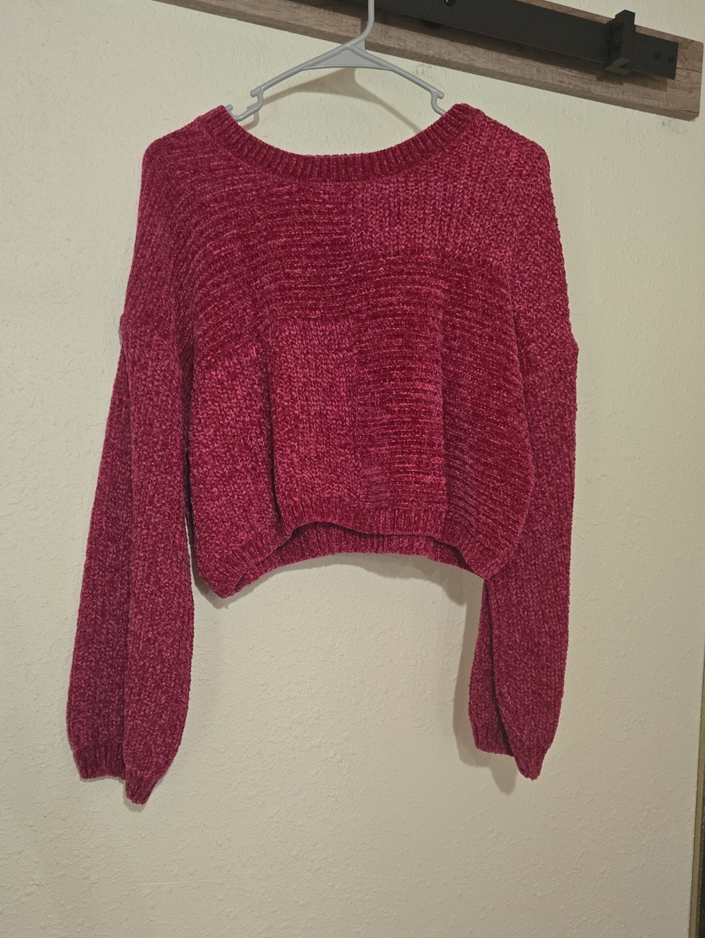 Pre-loved Altar'd State Pink / Fuchsia Cropped Crewneck Sweater